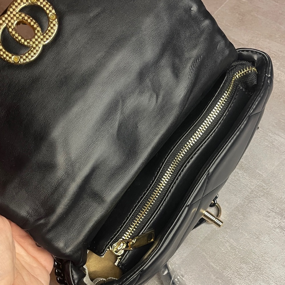 Elegant Black Quilted Bag with Gold Chain- mixed metal - Picture 8 of 13